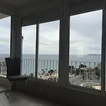 第一线公寓 * 阿利坎特